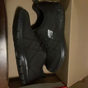 Sketchers slip resistant work shoes